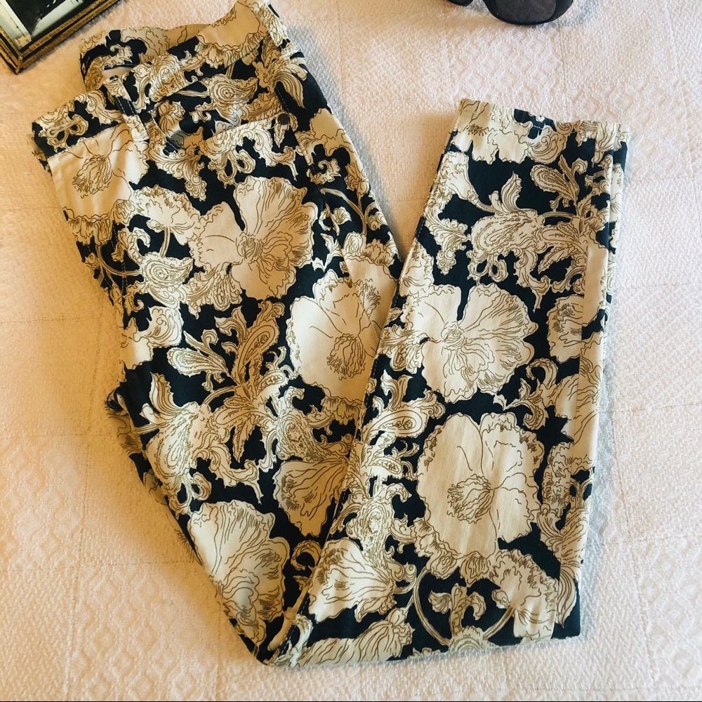 7 FOR ALL MANKIND Navy and Ivory Floral Skinny Jeans size 31